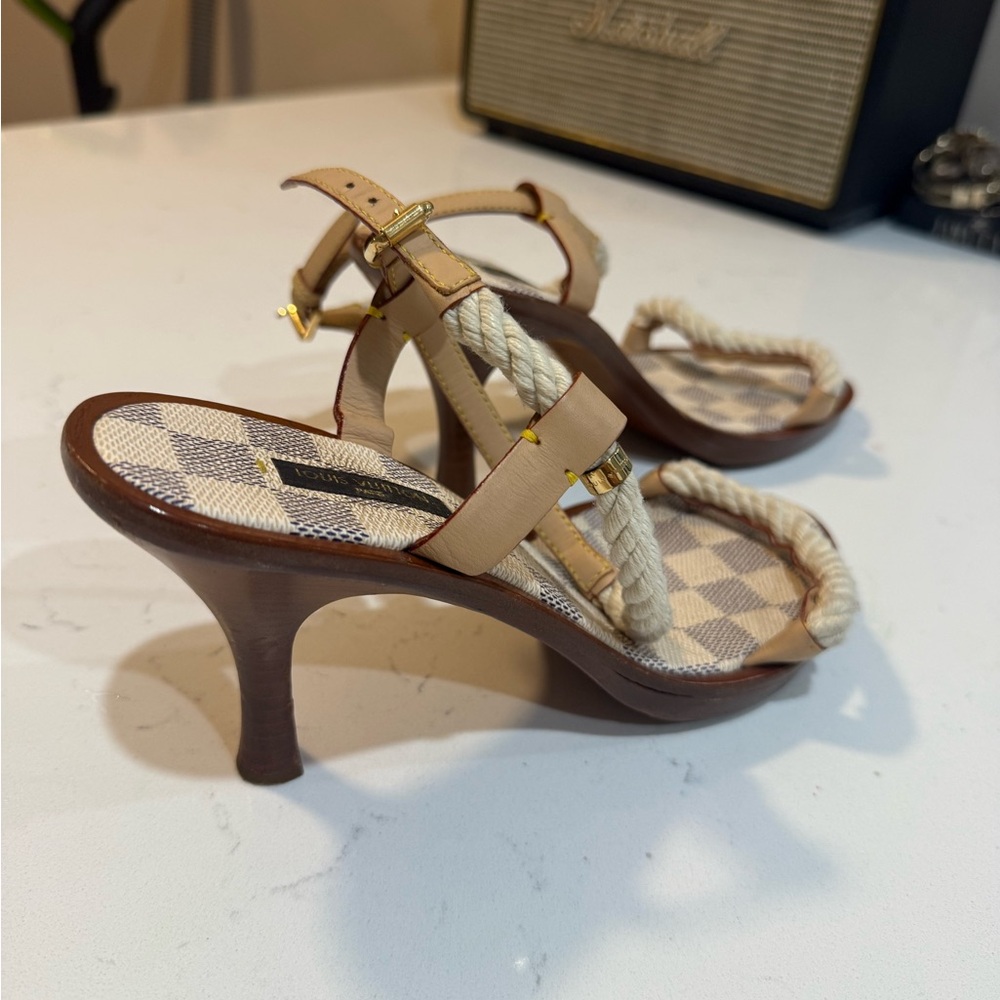 Louis Vuitton Azure Rope and wood Checkered Heels 8/8.5 (size 38) Vintage - Picture 2 of 9